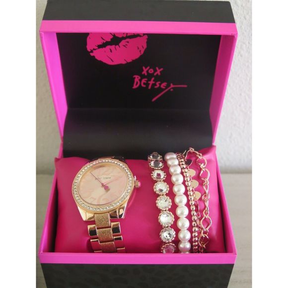 BETSEY JOHNSON CRYSTAL BEZEL ROSE-GOLD WATCH W/BRACELETS BOXED SET NEW!! $120+ - Picture 7 of 9